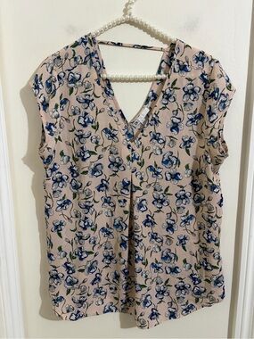 DR2 Pink Floral V-Neck Sleeveless Blouse